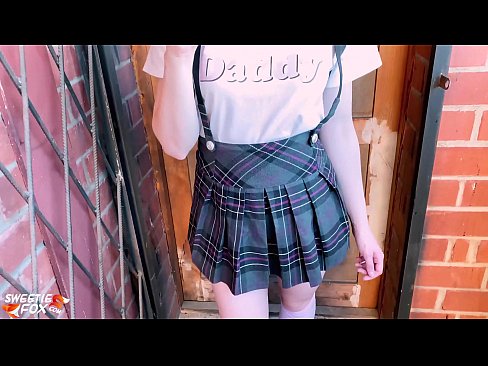 ❤️ Schoolgirl Sucks a dick gu domhainn agus fucks an àite clasaichean. ❤️❌  Fucking  leinn  ﹏